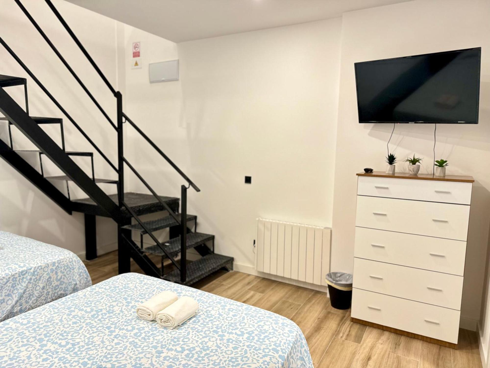 Apartamentos Castillejos Madrid Exteriör bild